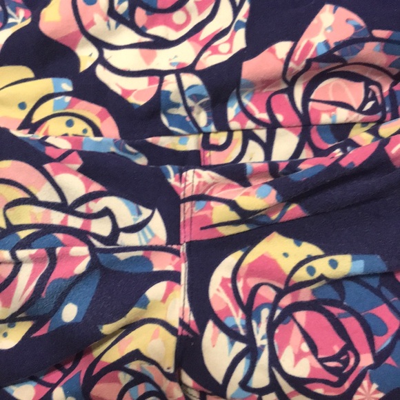 LuLaRoe Pants - Lularoe Disney roses leggings size TC
